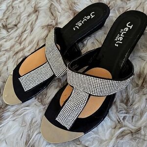 Jewels by Jade Women's Black Sandals With Emblem Upper Size 8.5 🌴